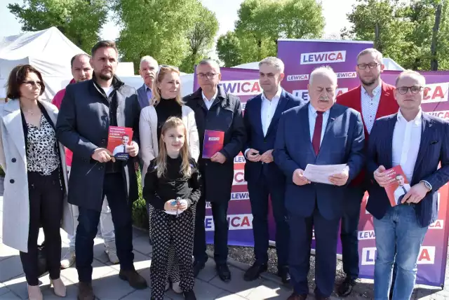 Posłowie Nowej Lewicy odwiedzili Targowisko Miejskie w Inowrocławiu, by tam rozmawiać z mieszkańcami o nadchodzących wyborach parlamentarnych