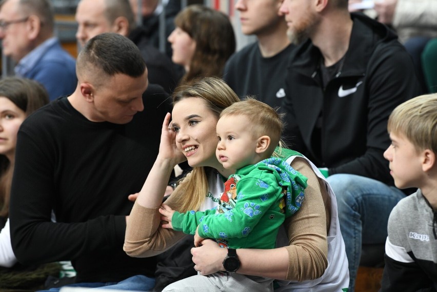 Kibice znakomicie spisali się q hali CRS. Koszykarze Zastalu...