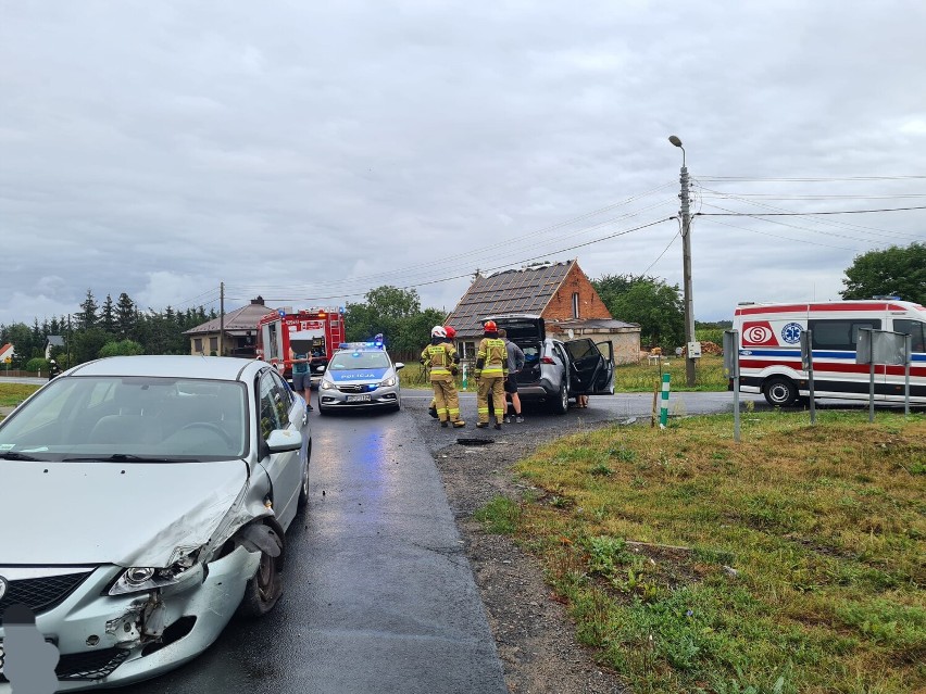  Zderzenie samochodów w Młynarach w gminie Margonin