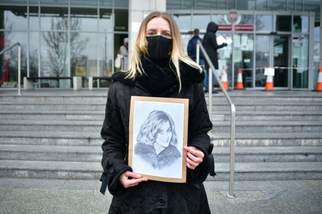 Marta Ratuszyńska złożyła zawiadomienie do prokuratury w sprawie śmierci swojej mamy po zakażeniu koronawirusem w szpitalu na Józefowie w Radomiu.