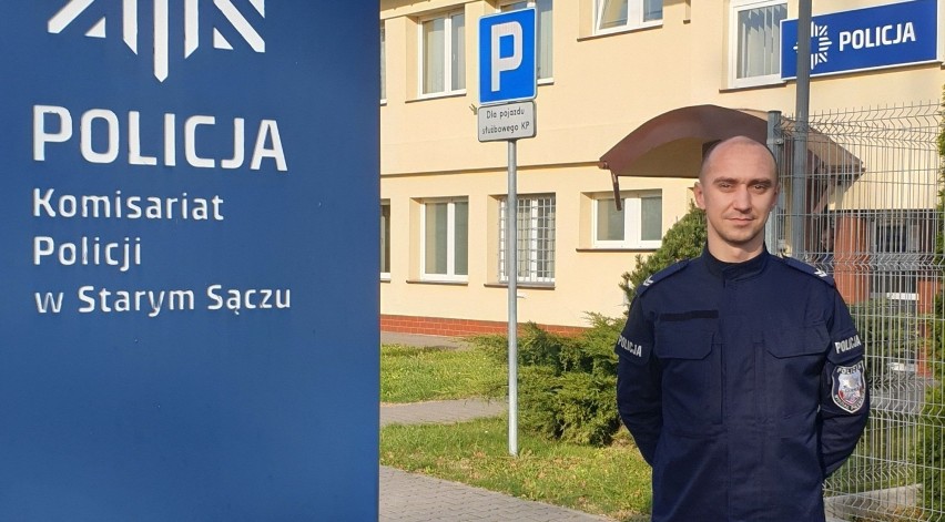 St. sierż. Paweł Mrowca z Komisariatu Policji w Starym Sączu...