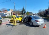 Wypadek w Tarnowie. Trzy samochody zderzyły się na skrzyżowaniu: Romanowicza-Boya Żeleńskiego [ZDJĘCIA]
