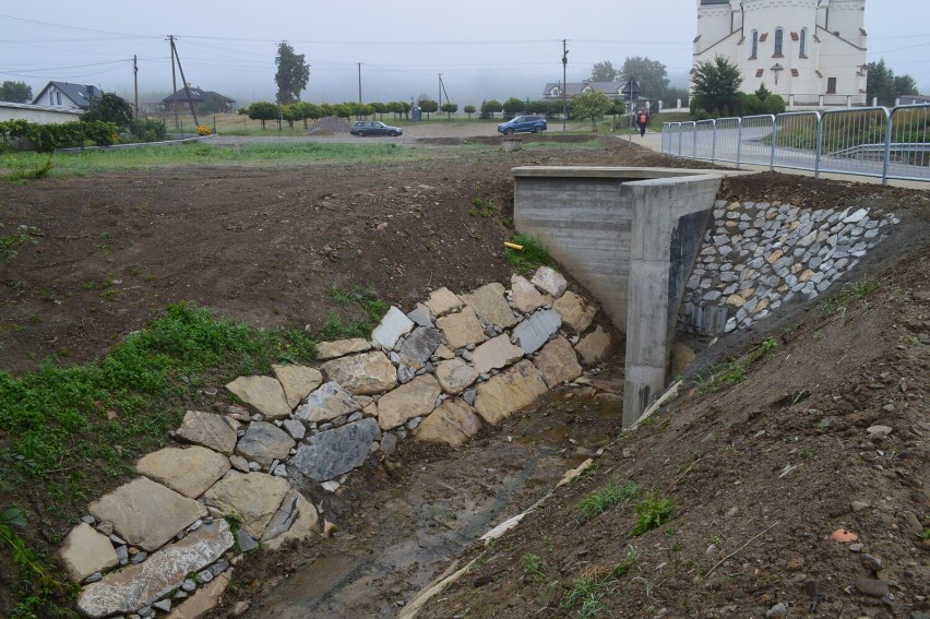 Odbudowany przepust na potoku w Warzycach już przejezdny