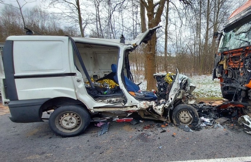 Tragiczny bilans 2021 roku na drogach w Radomsku i powiecie. 92 wypadki, 21 zabitych