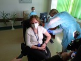 Pierwsze szczepienia na koronawirusa w szpitalu w Piotrkowie odbyły się w niedzielę, 27 grudnia 2020 [ZDJĘCIA]