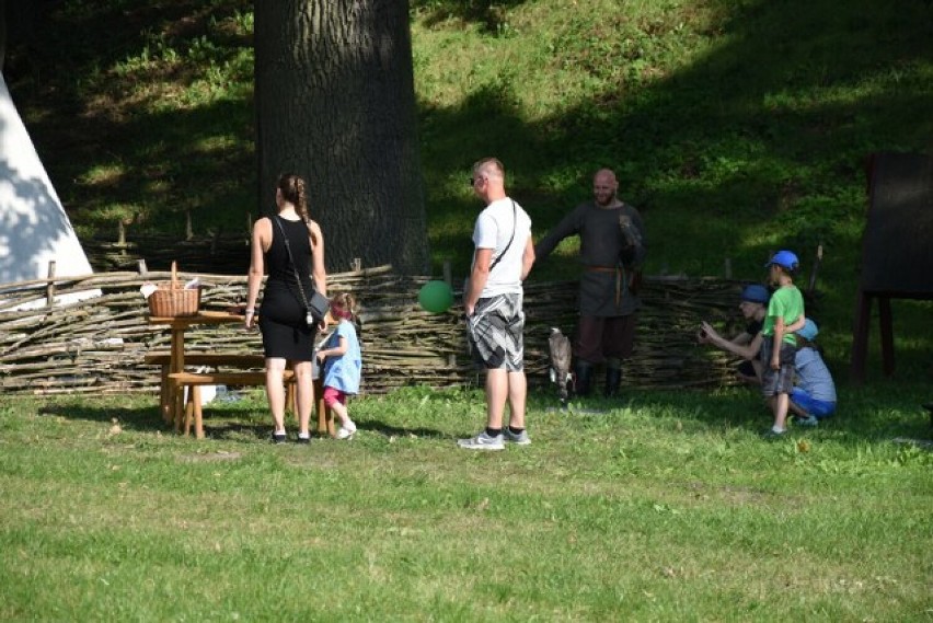 WRZEŚNIA: Europejskie Dni Dziedzictwa. W Grzybowie można było skosztować kuchni dawnych Słowian i podziwiać prace Lewandowskiego [FOTO]