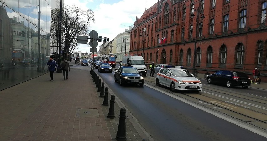 Torowisko jest zablokowane w obie strony, będą znaczne...