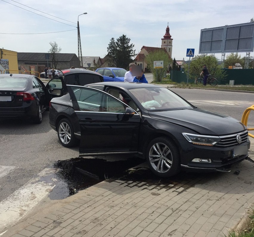 Wypadek w Łebczu (1.05.2019). Krzyżówka dalej niebezpieczna