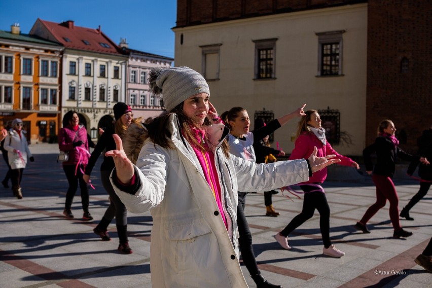 One Billion Rising w Tarnowie. Zatańczyli przeciw przemocy,...
