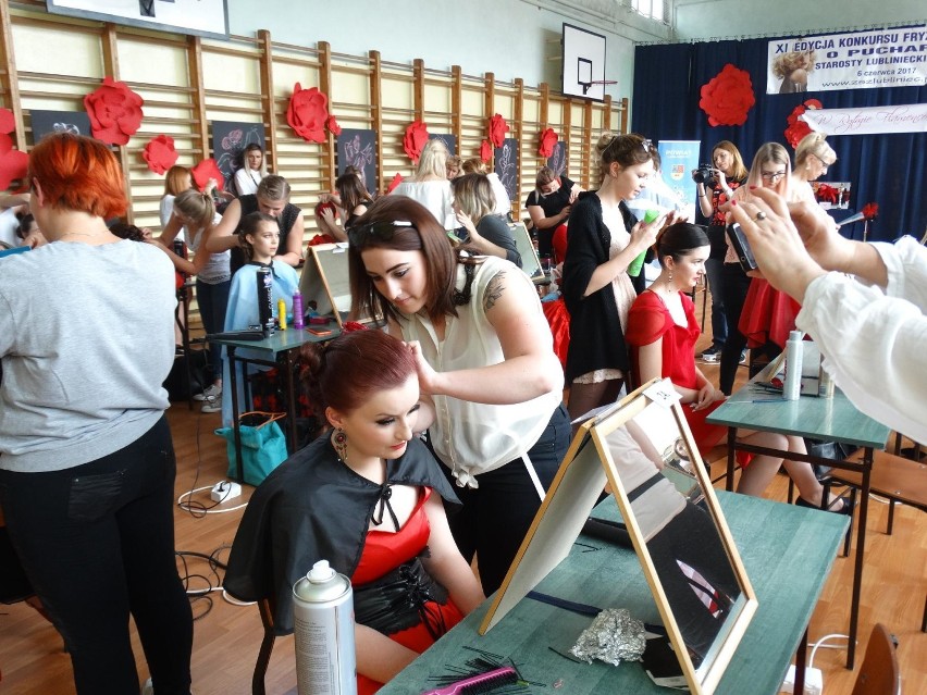 Młodzi fryzjerzy rywalizowali w Zespole Szkół Zawodowych w Lublińcu [ZDJĘCIA]