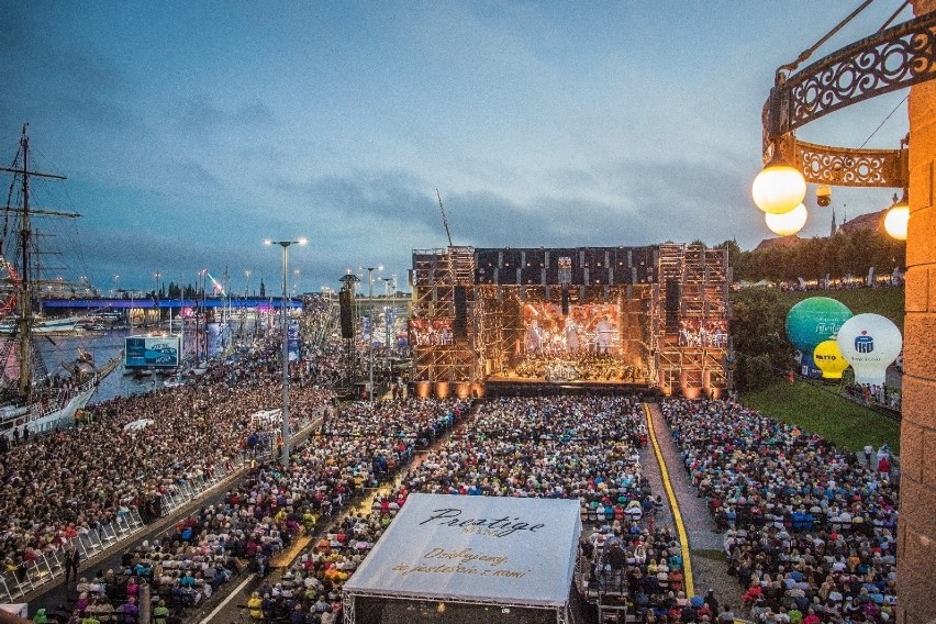 Andrea Bocelli jest śpiewakiem na światową skalę, a miejsca...