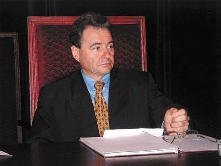 Marek Czekalski, były prezydent miasta, jest obecnie radnym Unii Wolności. Po przedstawieniu mu przez prokuraturę zarzutów łapownictwa w sprawie budowy hipermarketów, zrezygnował z funkcji wiceprzewodniczącego Rady Miejskiej.