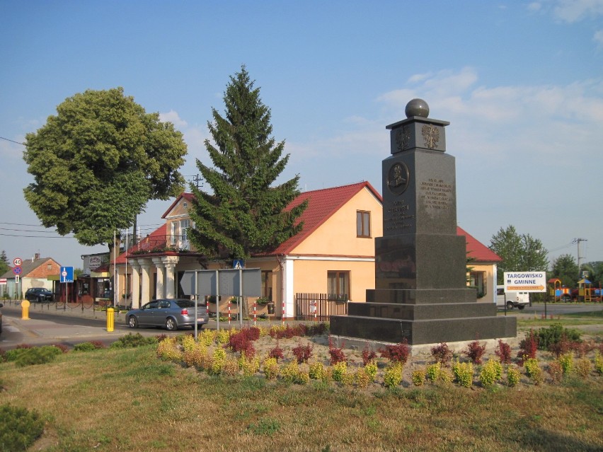 Ludwin: Obelisk Józefa Piłsudskiego stanął na rondzie