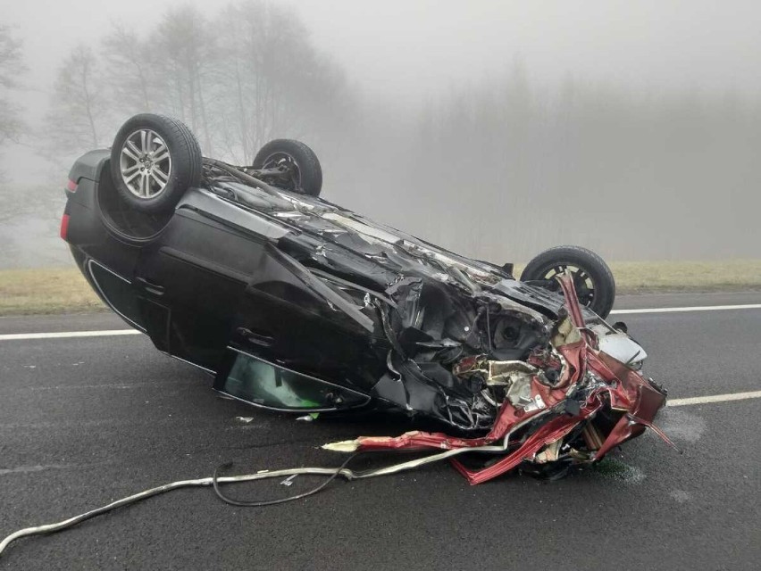 Tragedia na drodze w pobliżu Elbląga.  Zginął kierowca Skody! ZDJĘCIA