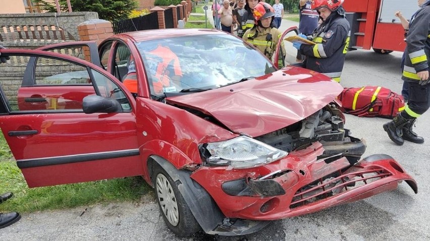 Wypadek w gminie Masłowice. Zderzyły się dwa samochody...