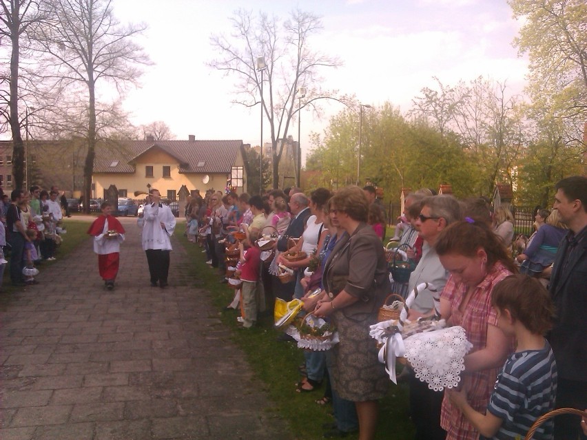 Parafianie z kościoła św. Bartłomieja w Gliwicach i ich święconki