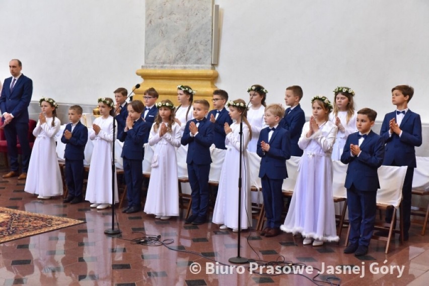 I Komunia Święta na Jasnej Górze. Przyjęli ją uczniowie SP...