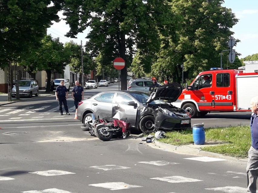 Wypadek na Szadkowskiej. Samochód uderzył w motocyklistę