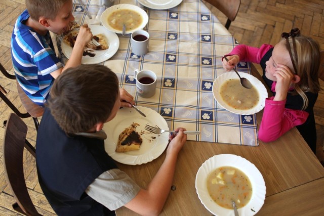 W trzech gorlickich szkołach posiłki przygotowywane są na miejscu, w dwóch – działa catering