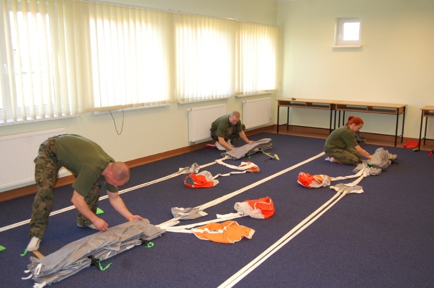 Szkolenie spadochroniarzy w Leźnicy Wielkiej