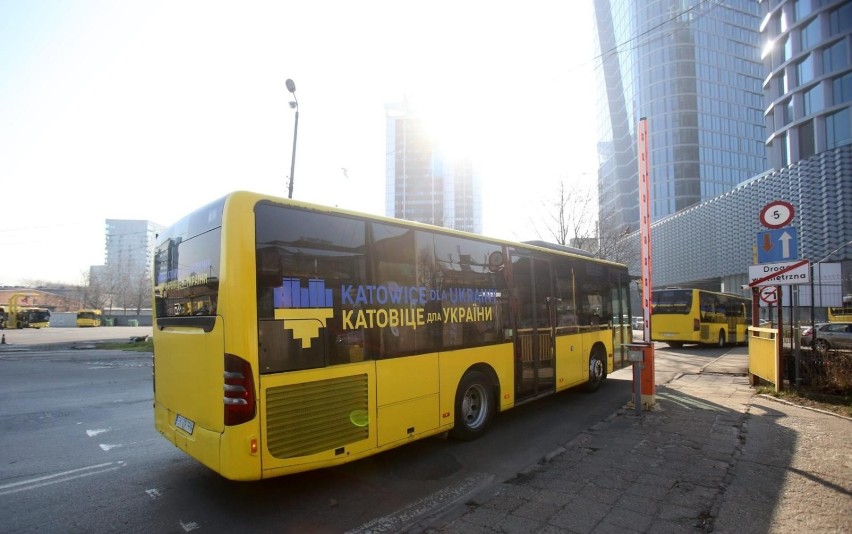 Autobusy z Katowic wyruszyły na Ukrainę. Zobacz kolejne...