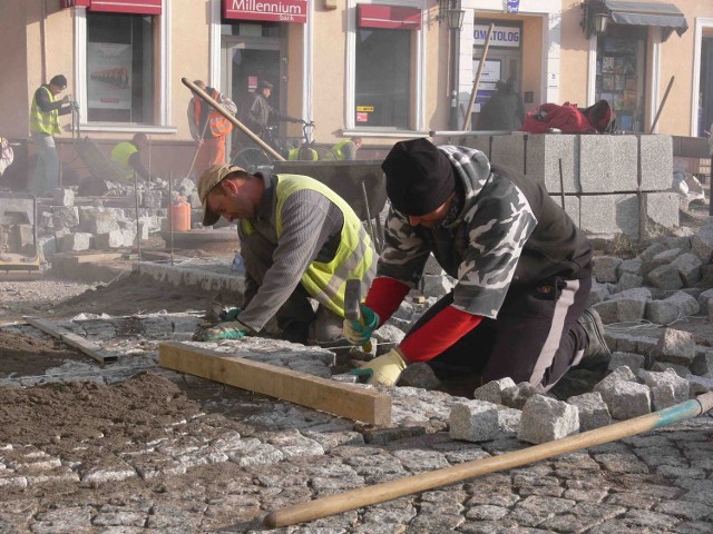 Wcześniej odnowiono płytę Rynku i ul. Rycerską&#8233;