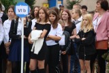 Nowi uczniowie w złotowskiej dwójce.  Zobacz, jak wyglądało rozpoczęcie roku szkolnego w SP 2 w Złotowie