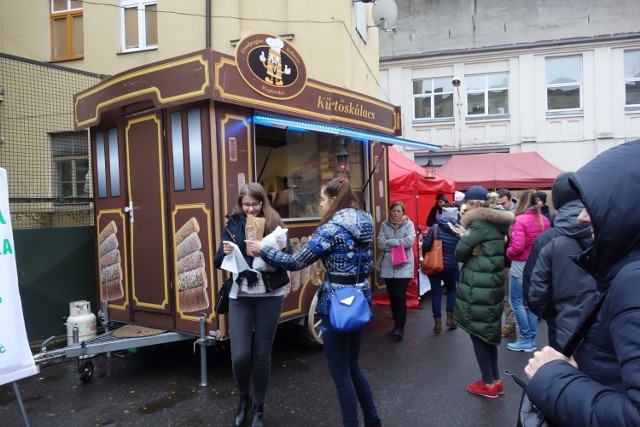 Wypieki - jarmark na Piotrkowskiej 217 w Łodzi