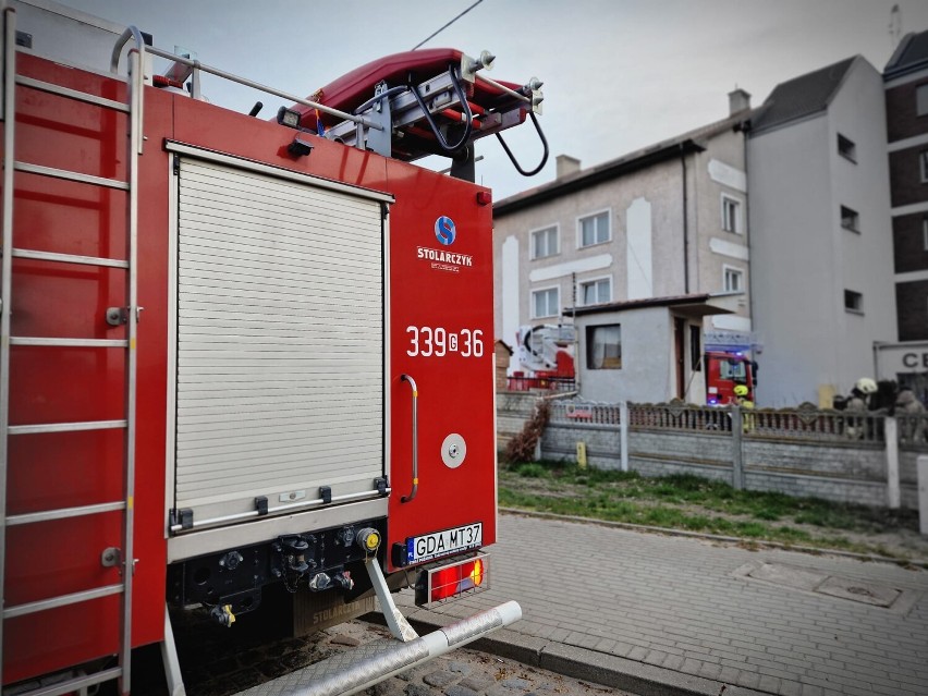 Alarm przeciwpożarowy w hotelu w Łęgowie (gm. Pruszcz Gdański). Z budynku ewakuowano kilkadziesiąt osób! 14.04.2022