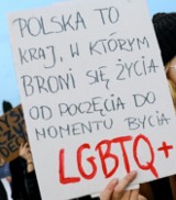 Protest kobiet w Piotrkowie. Moje ciało, mój wybór i inne hasła z manifestacji [ZDJĘCIA]