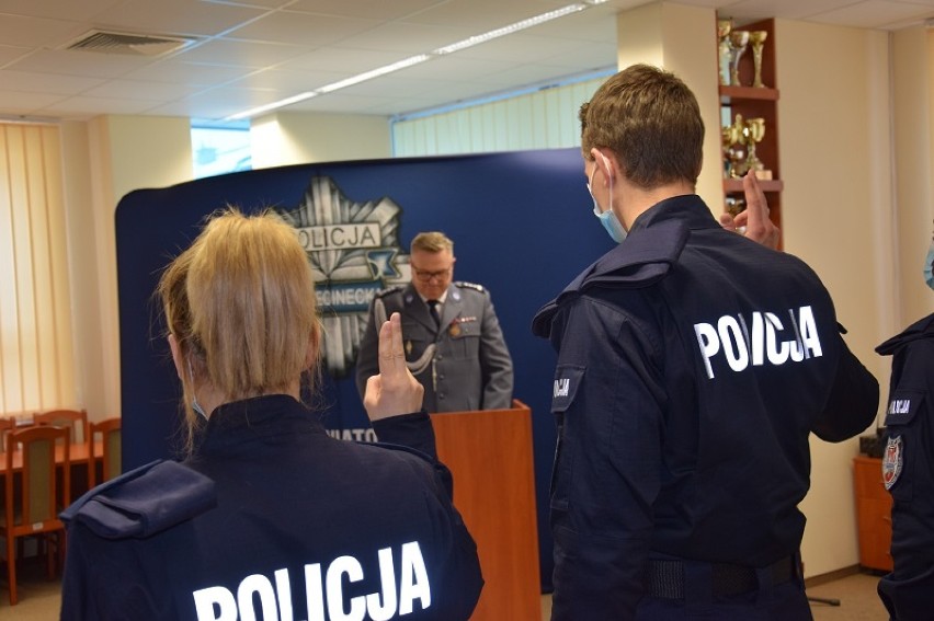 Nowi policjanci w Szczecinku. Właśnie złożyli ślubowanie [zdjęcia]