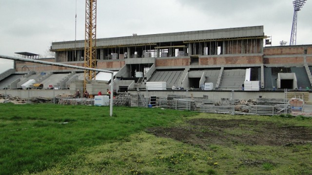 W Tarnowie trwa budowa Beach Soccer Areny na III Igrzyska Europejskie. Zdjęcia wykonane pod koniec kwietnia 2023 roku