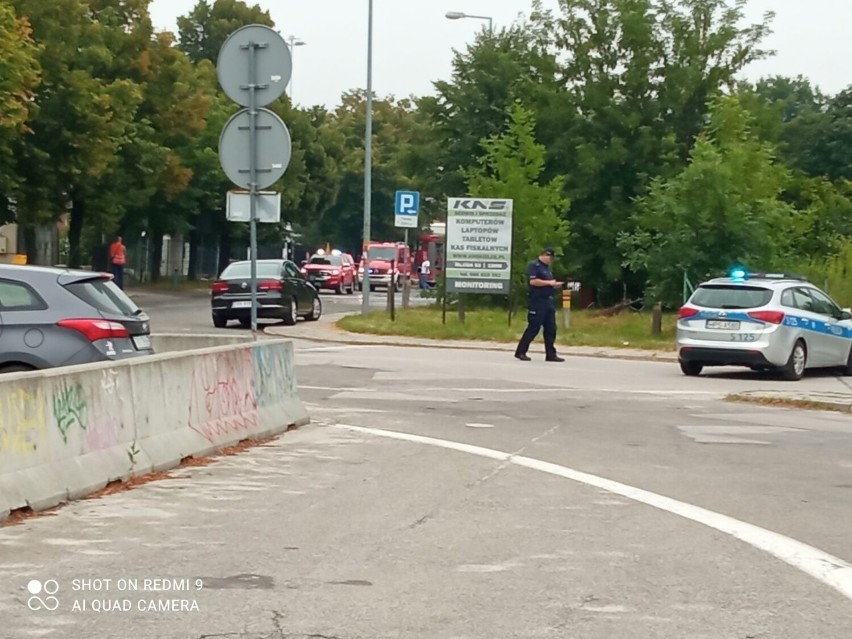 Rozszczelnienie gazociągu miejskiego na ulicy Kolberga w Kielcach. Ewakuowano Zakład Ubezpieczeń Społecznych i okolicznych mieszkańców 