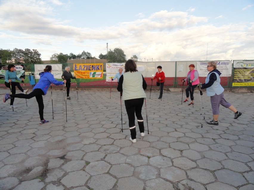 Zajęcia nordic walking w Tucholi [zdjęcia] 