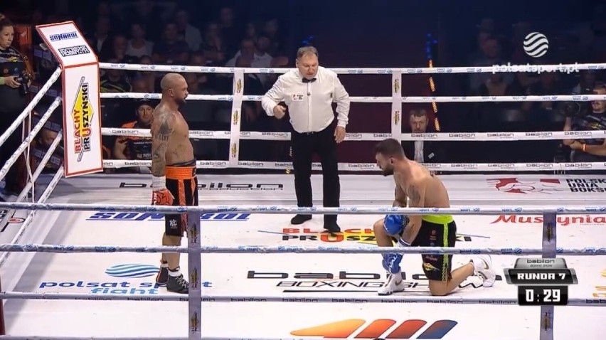 Łukasz Pławecki (z lewej) pokonał Mateusza Lisa w pełni...