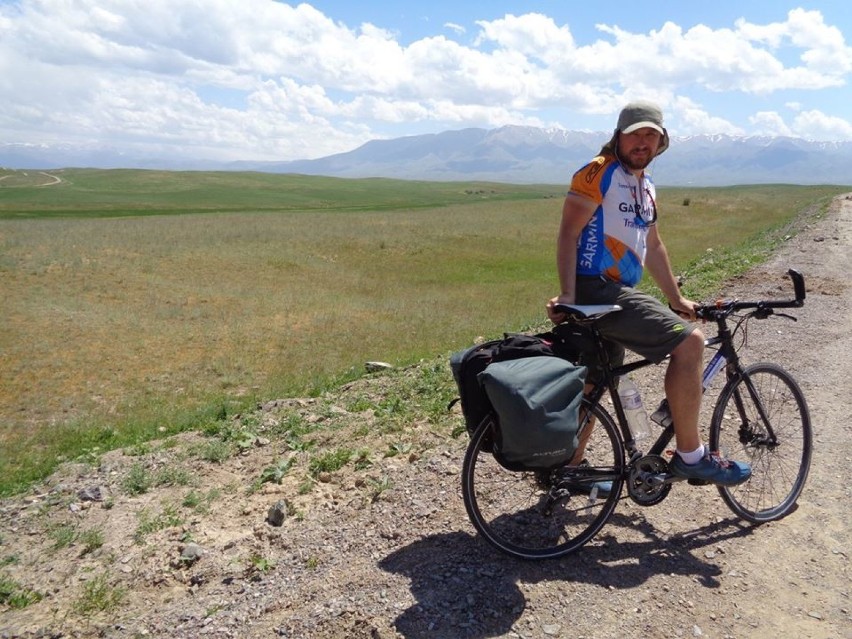 Sylwester Walasek z Bochni przemierzył na rowerze 1200 km przez Kazachstan i Kirgistan dla dzieci z Hospicjum