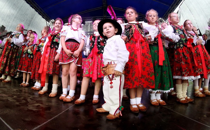 Zespół Gorce ma 70 lat i wciąż jest pełen wigoru. W Kamienicy było święto folkloru