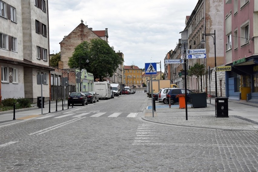 Ulica Wrocławska w Legnicy,  jest już przejezdna po remoncie [ZDJĘCIA] 