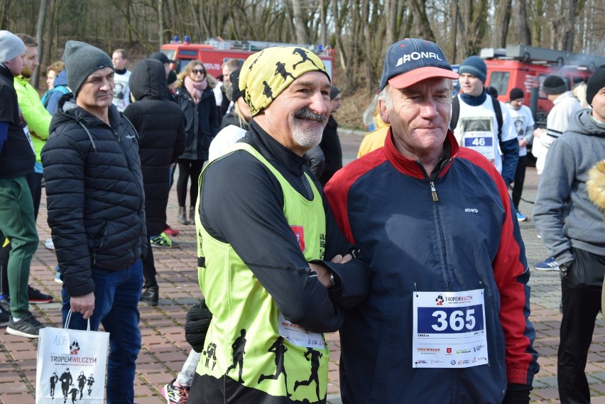 Bieg Tropem Wilczym 2020 w Wieluniu. Udział wzięło blisko 400 osób[FOTO, WIDEO]