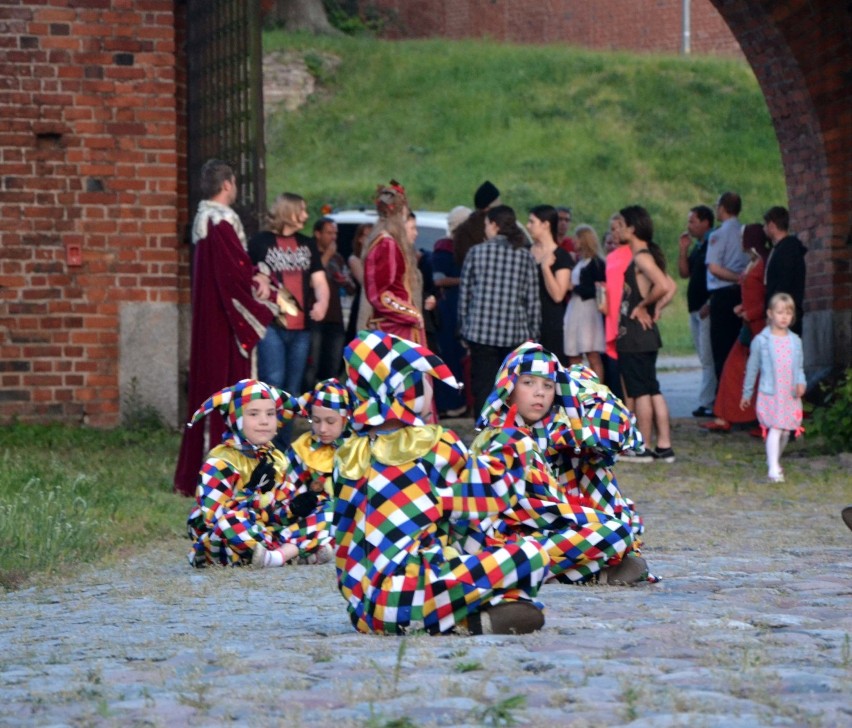 Festiwal Kultury Dawnej w Malborku [WIDEO]. "Między sztuką a sztuką" na Międzymurzu 