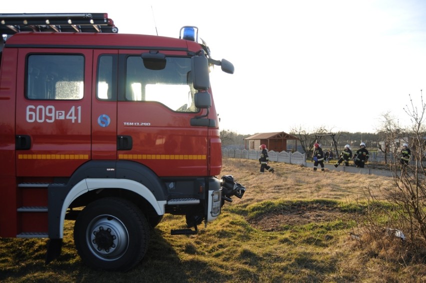 Książ Wlkp.: pożar trawy na działkach przy ul. Dębniackiej...