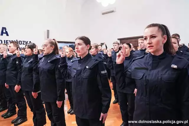 Szeregi dolnośląskiego garnizonu Policji powiększyły się o kolejnych 40 funkcjonariuszy