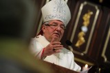 Abp Głódź chce pomnika ofiar katastrofy na Krakowskim Przedmieściu