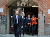 Gniew: prezydent Bronisław Komorowski zawitał z kampanią wyborczą na zamek [FOTO, WIDEO]