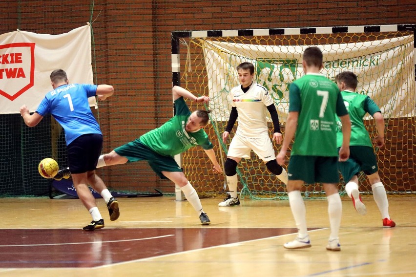 Akademickie Mistrzostwa Polski w Futsalu Mężczyzn w Legnicy, nasi przegrali już trzeci mecz