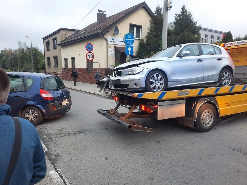 Zderzenie dwóch samochodów w Praszce.