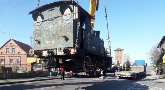 Parowóz "Wiesiek" stał na placu w centrum Czerwieńska