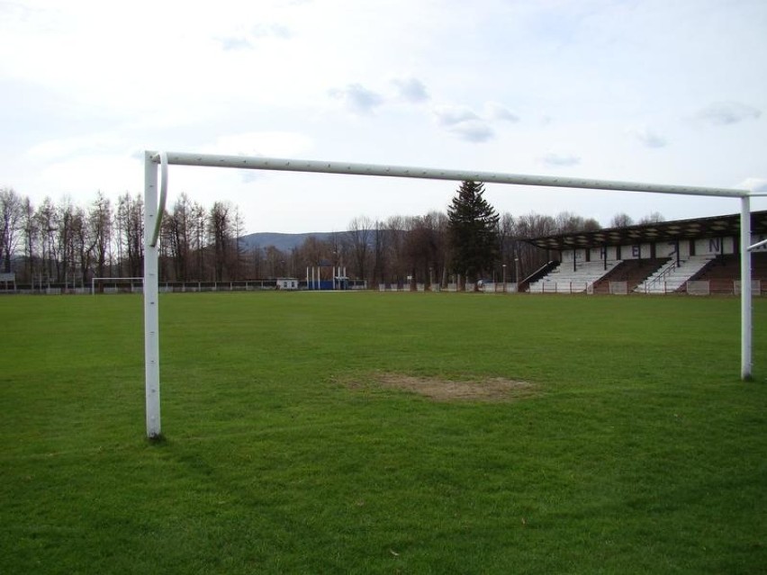 Za 600 tys. złotych gmina kupiła od syndyka stadion Hejnału Kęty