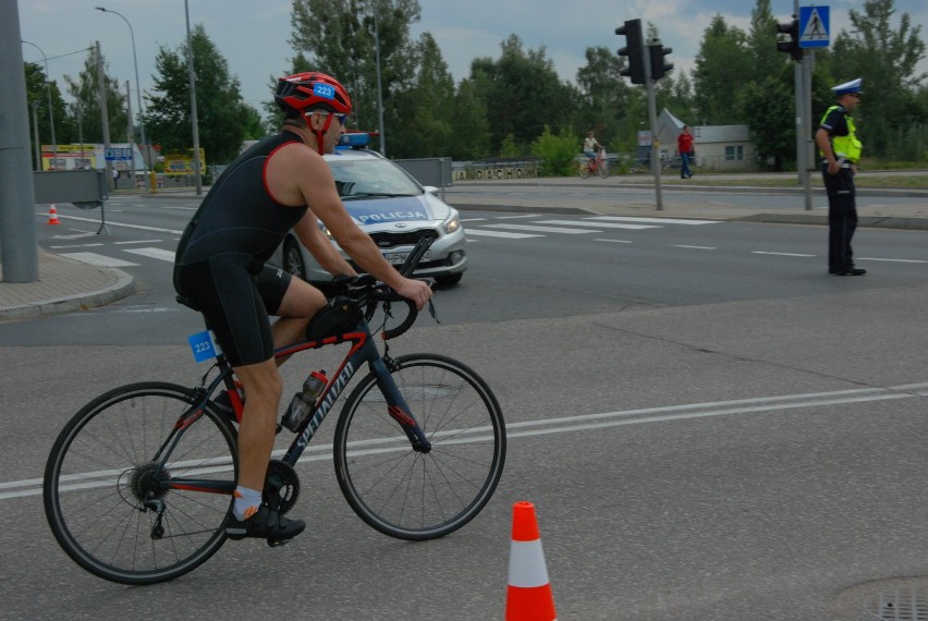 W wodzie, na rowerze, w biegu. Triathlon w Białymstoku. Finał serii zawodów ELEMENTAL Tri Series [ZDJĘCIA]