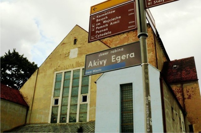 Dawna synagoga w Poznaniu pełniąca przez wiele lat rolę pływalni miejskiej.